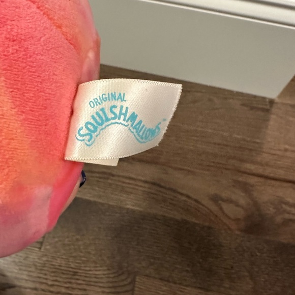 Squishmallows Piper The Penguin Mystery Bag Pink Tye Dye Gold Crown Stuffed  5" - Picture 4 of 4